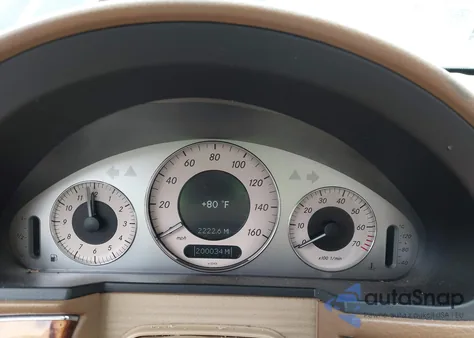 2008 Mercedes-Benz E 350 4Matic z USA, uszkodzony, nr VIN WDBUF87X08B216785